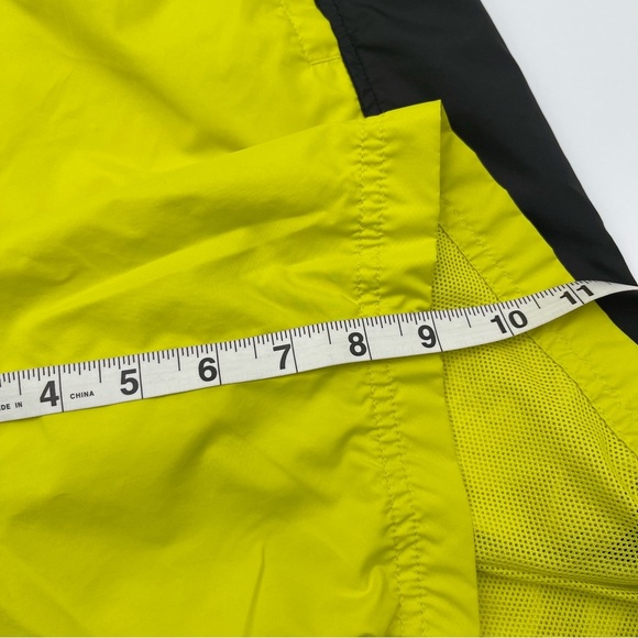 The North Face Men’s Large Hydrenaline Shorts Windwall Black Green Waterproof - Picture 11 of 12